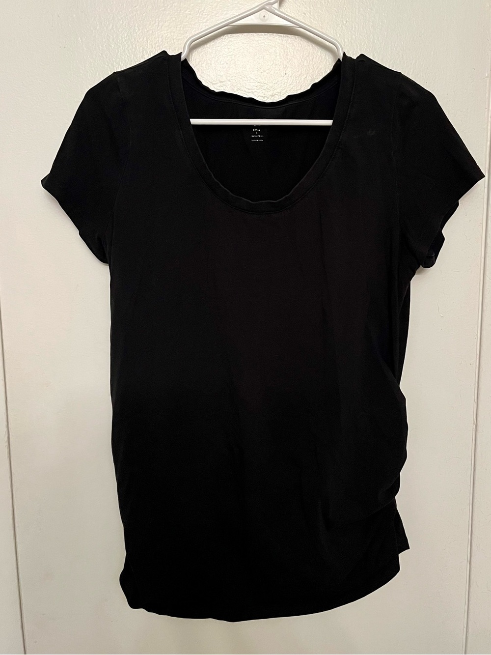Old Navy Maternity black tshirt with ruched sides size L